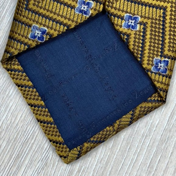 Ermenegildo Zegna 100% Silk Tie - Picture 5 of 6